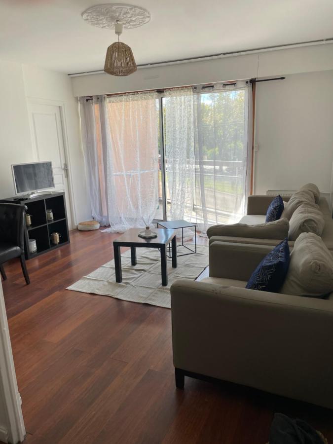 Appartement 2 Chambres Avec Parking Prive Gratuit 第戎 外观 照片
